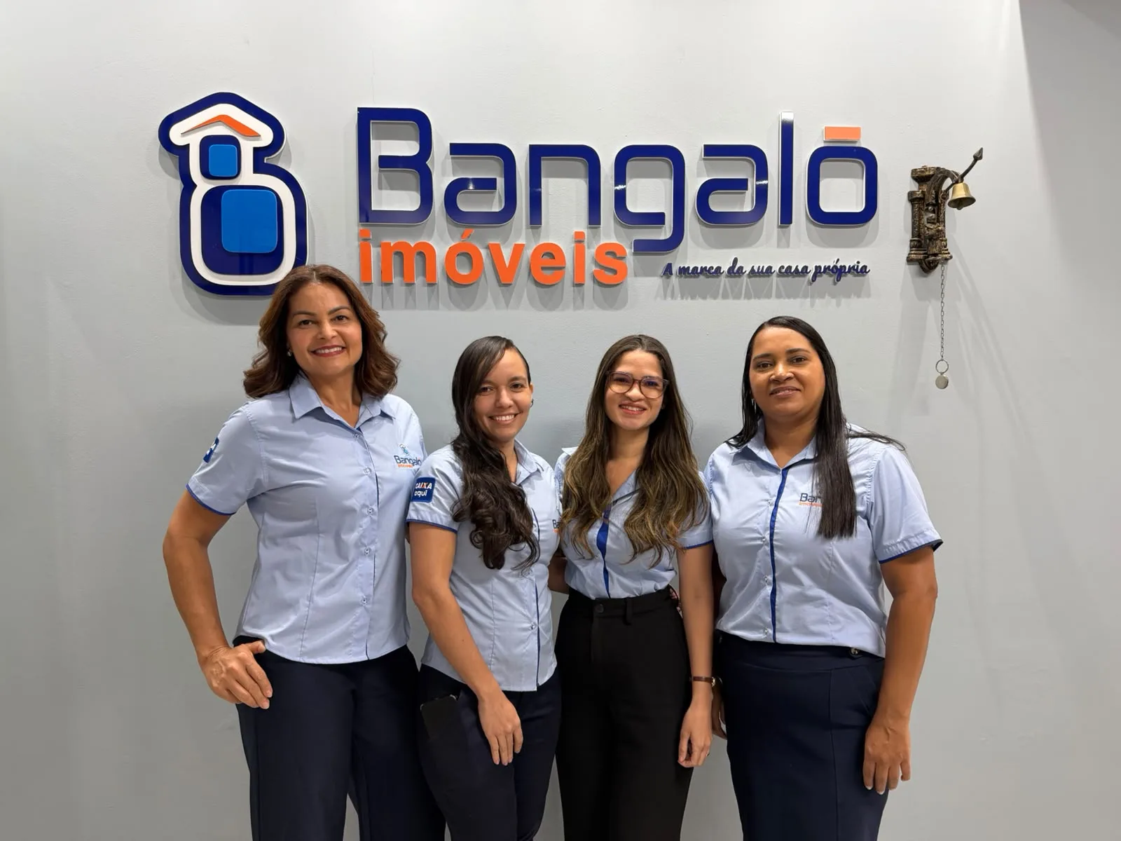 Equipe de correspondência CAIXA da Bangalô Imóveis